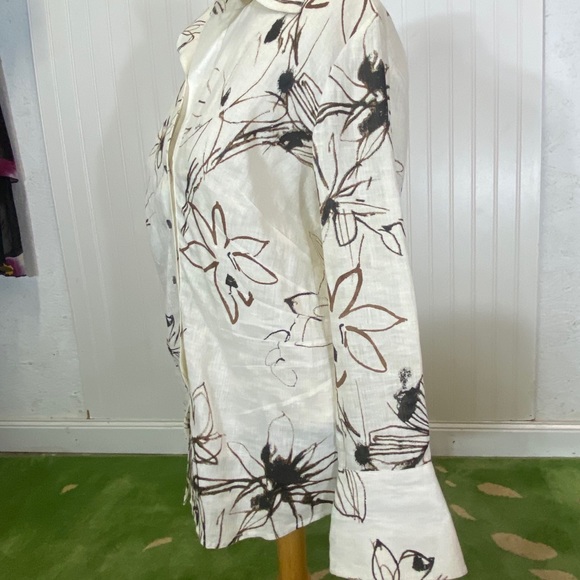 CARLISE | brown & white floral linen statement top - Picture 4 of 8